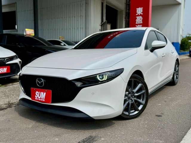 旗艦型 原廠保養 車況美～ikey 摸門 360環景 ACC半自動駕駛輔助 車道偏離 盲點 LED頭尾燈 前後雷達  第1張相片