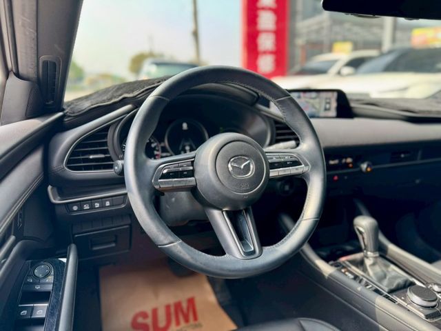 旗艦型 原廠保養 車況美～ikey 摸門 360環景 ACC半自動駕駛輔助 車道偏離 盲點 LED頭尾燈 前後雷達  第5張相片