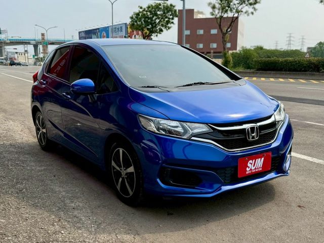 S版 極低哩程！原廠保養～ IKEY 摸門 定速 衛星導航 藍芽 換檔撥片 車況好 省油好停車 室內空間大 配備滿～  第2張相片