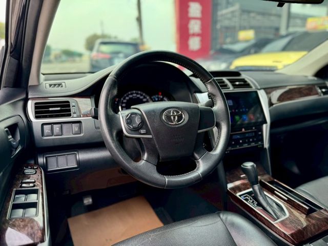 豪華版 LED日行燈 HID頭燈 IKEY摸門 定速 雙區恆溫 藍芽 倒車顯影 胎壓偵測器 倒車雷達 車況漂亮 舒適好開  第5張相片