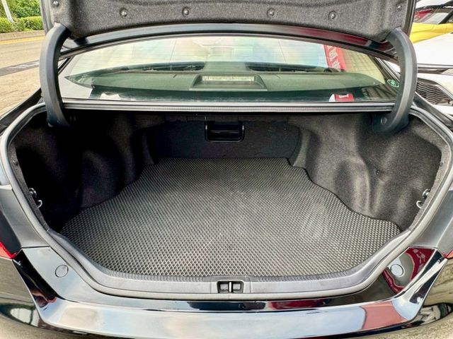 豪華版 LED日行燈 HID頭燈 IKEY摸門 定速 雙區恆溫 藍芽 倒車顯影 胎壓偵測器 倒車雷達 車況漂亮 舒適好開  第9張相片