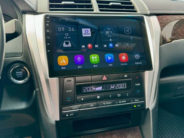 豪華版 LED日行燈 HID頭燈 IKEY摸門 定速 雙區恆溫 藍芽 倒車顯影 胎壓偵測器 倒車雷達 車況漂亮 舒適好開  第11張相片