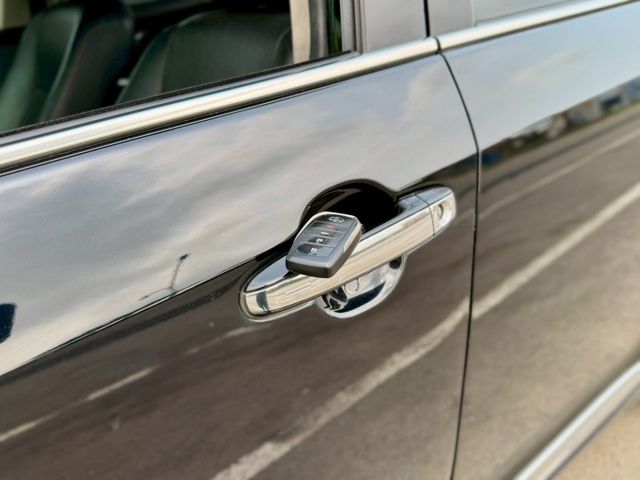 豪華版 LED日行燈 HID頭燈 IKEY摸門 定速 雙區恆溫 藍芽 倒車顯影 胎壓偵測器 倒車雷達 車況漂亮 舒適好開  第13張相片