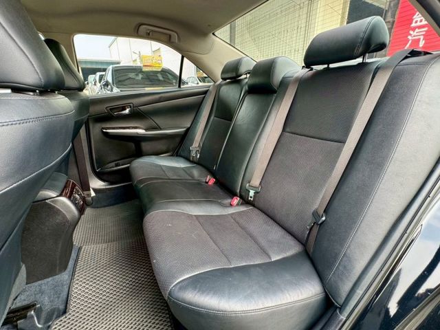 豪華版 LED日行燈 HID頭燈 IKEY摸門 定速 雙區恆溫 藍芽 倒車顯影 胎壓偵測器 倒車雷達 車況漂亮 舒適好開  第17張相片