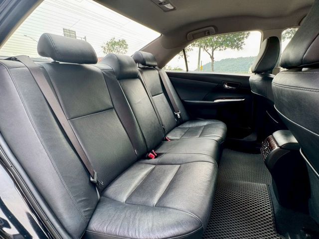 豪華版 LED日行燈 HID頭燈 IKEY摸門 定速 雙區恆溫 藍芽 倒車顯影 胎壓偵測器 倒車雷達 車況漂亮 舒適好開  第19張相片