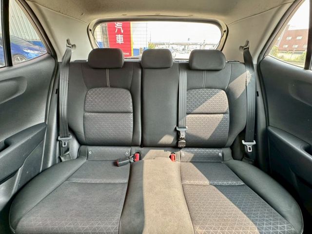 好開 好停車 省油又好顧冷氣冷！ 適合新手代步～ 長途遠途都不是問題 上班族或剛出社會想買台車開 這台保證適合～  第8張相片