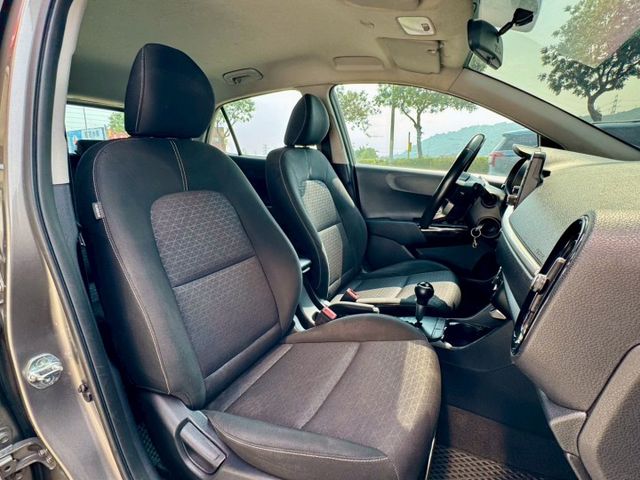 好開 好停車 省油又好顧冷氣冷！ 適合新手代步～ 長途遠途都不是問題 上班族或剛出社會想買台車開 這台保證適合～  第16張相片