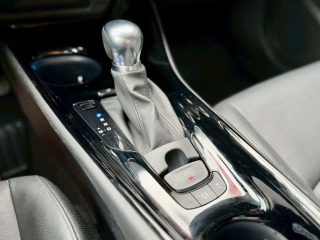 豪華版 電動椅 LED頭尾燈 ACC 車道偏離 雙前加熱椅 盲點 IKEY 摸門 倒車雷達 雙區恆溫 電子手煞  第13張相片
