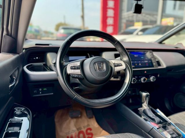 汽油版 車況好 車庫車 內外如新車 外觀型好看 內裝有質感～ACC 車道維持 LED頭尾燈 配備多  車漂亮 別錯過囉～  第5張相片