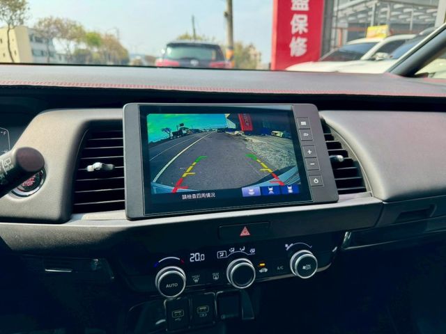 汽油版 車況好 車庫車 內外如新車 外觀型好看 內裝有質感～ACC 車道維持 LED頭尾燈 配備多  車漂亮 別錯過囉～  第11張相片