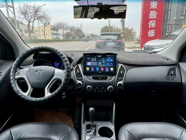 一手車 僅跑7萬~ 低里程車況好 還配安卓機 前後行車記錄器 倒車顯影等功能 便宜休旅車 好載又實用代步長途不是問題~  第7張相片