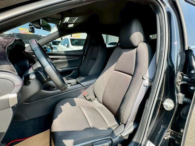 Carbon Edition 原廠保養 4條全新胎 LED頭尾燈 ACC全速域 車道偏離 半自動駕駛輔助 盲點 IKEY  第14張相片