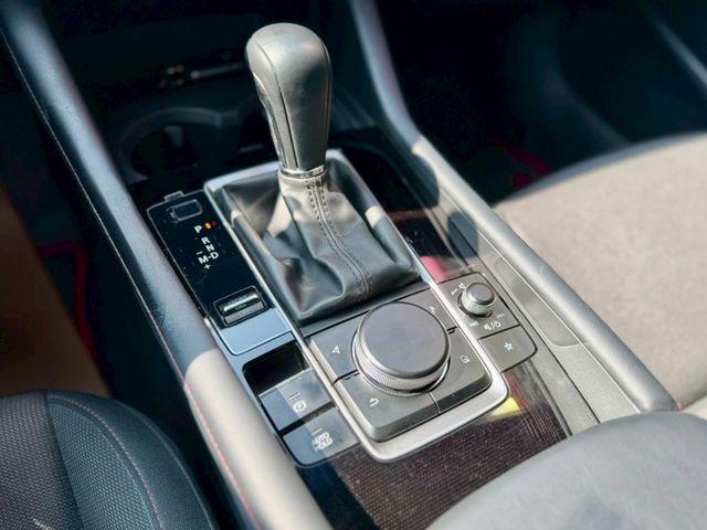 Carbon Edition 原廠保養 4條全新胎 LED頭尾燈 ACC全速域 車道偏離 半自動駕駛輔助 盲點 IKEY  第18張相片