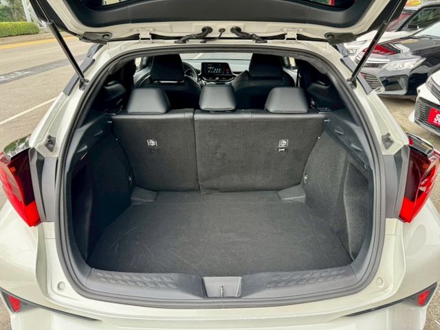 豪華版 電動椅 LED頭尾燈 ACC 車道偏離 雙前加熱椅 盲點 IKEY 摸門 倒車雷達 雙區恆溫 電子手煞  第7張相片