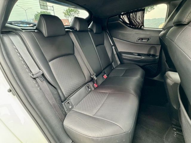 豪華版 電動椅 LED頭尾燈 ACC 車道偏離 雙前加熱椅 盲點 IKEY 摸門 倒車雷達 雙區恆溫 電子手煞  第17張相片