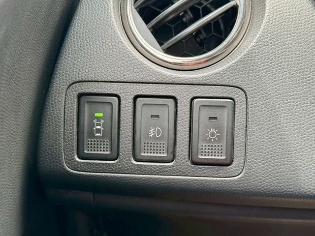 一手車 僅跑13萬 車齡不是問題 耐操維修便宜才是重點！冷氣冷 省油好開 IKEY T3包 電動椅 僅此一台別錯過～  第10張相片