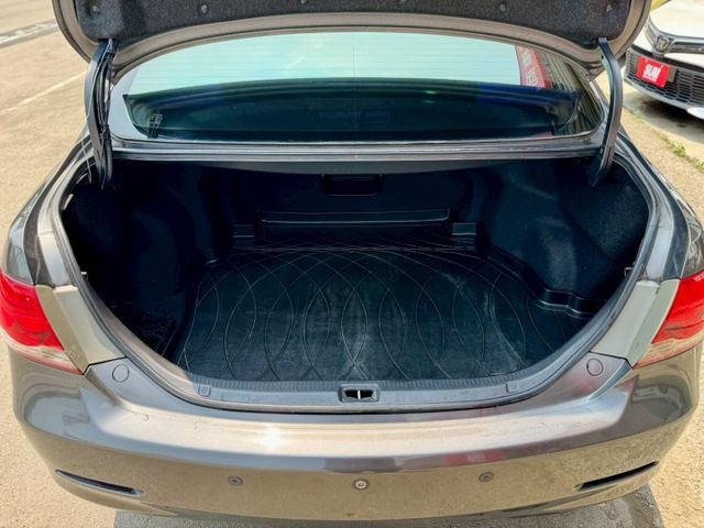 空間大舒適 好開 冷氣冷 便宜代步車 耐操 安卓機 倒車顯影 藍芽 還有加裝盲點 內裝乾淨 趕緊預約來店賞車~  第7張相片