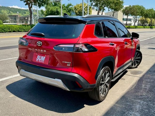 GR油電版 低哩程 車庫車 原廠保養 配備滿！電動椅 電尾門 盲點 360環景 IKEY摸門 抬頭顯示器 側踏 別錯過！  第3張相片