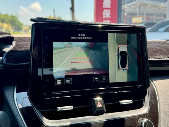 GR油電版 低哩程 車庫車 原廠保養 配備滿！電動椅 電尾門 盲點 360環景 IKEY摸門 抬頭顯示器 側踏 別錯過！  第11張相片