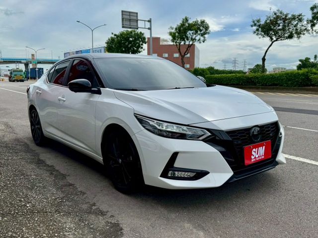尊爵智駕版 JBL音響 ACC AEB 盲點 車道偏離 360環景 IKEY摸門 Carplay 原廠保養 車美別錯過！  第2張相片