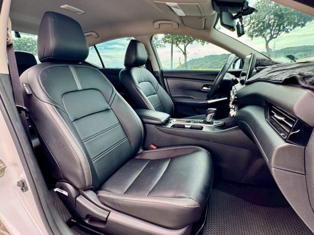 尊爵智駕版 JBL音響 ACC AEB 盲點 車道偏離 360環景 IKEY摸門 Carplay 原廠保養 車美別錯過！  第19張相片