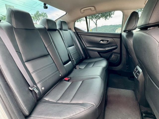 尊爵智駕版 JBL音響 ACC AEB 盲點 車道偏離 360環景 IKEY摸門 Carplay 原廠保養 車美別錯過！  第20張相片