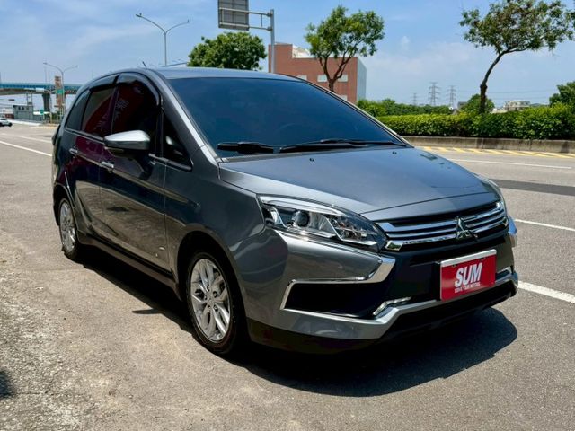 時尚型 低里程 僅跑3萬!  原廠保養 360環景 電尾門 IKEY摸門 便宜代步車 好開省油 空間大 車況好 別錯過~  第2張相片