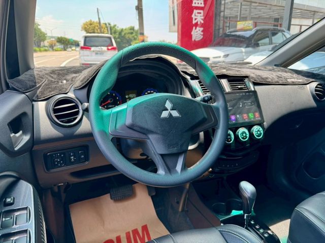 時尚型 低里程 僅跑3萬!  原廠保養 360環景 電尾門 IKEY摸門 便宜代步車 好開省油 空間大 車況好 別錯過~  第5張相片