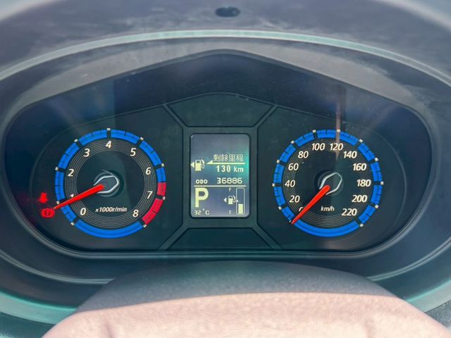 時尚型 低里程 僅跑3萬!  原廠保養 360環景 電尾門 IKEY摸門 便宜代步車 好開省油 空間大 車況好 別錯過~  第6張相片