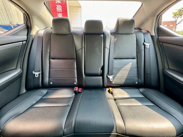 尊爵版 ACC AEB 盲點 車道偏離 360環景 IKEY摸門 Carplay 雙區恆溫 車況美氣氛佳 錯過就沒囉~  第8張相片