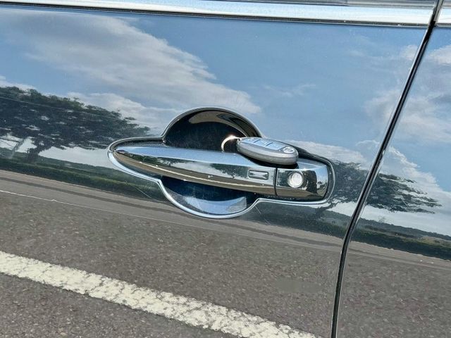 尊爵版 ACC AEB 盲點 車道偏離 360環景 IKEY摸門 Carplay 雙區恆溫 車況美氣氛佳 錯過就沒囉~  第12張相片