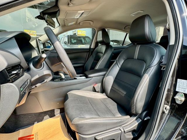 尊爵版 ACC AEB 盲點 車道偏離 360環景 IKEY摸門 Carplay 雙區恆溫 車況美氣氛佳 錯過就沒囉~  第13張相片