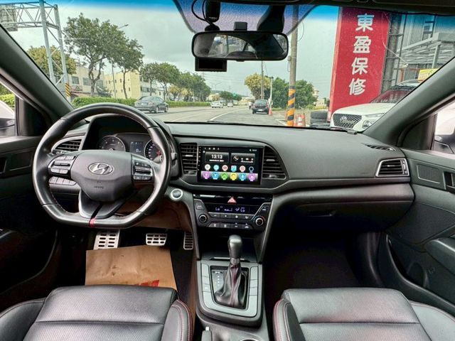 204匹 SPORT版 車穩加速快 超車輕鬆 IKEY摸門 定速 倒車顯影  4條全新胎 車況漂亮 實車更美~ 別錯過!  第7張相片