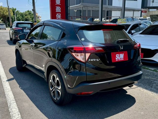 S版 僅跑3萬~ 車美氣氛佳 空間大小休旅沒對手~ Carplay 倒車顯影 定速 IKEY摸門 LED頭尾燈 別錯過!  第3張相片