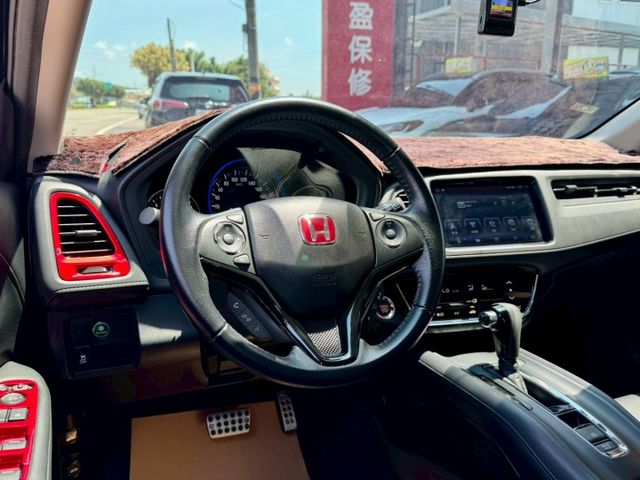 S版 僅跑3萬~ 車美氣氛佳 空間大小休旅沒對手~ Carplay 倒車顯影 定速 IKEY摸門 LED頭尾燈 別錯過!  第5張相片