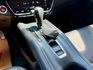 S版 僅跑3萬~ 車美氣氛佳 空間大小休旅沒對手~ Carplay 倒車顯影 定速 IKEY摸門 LED頭尾燈 別錯過!  第12張縮圖