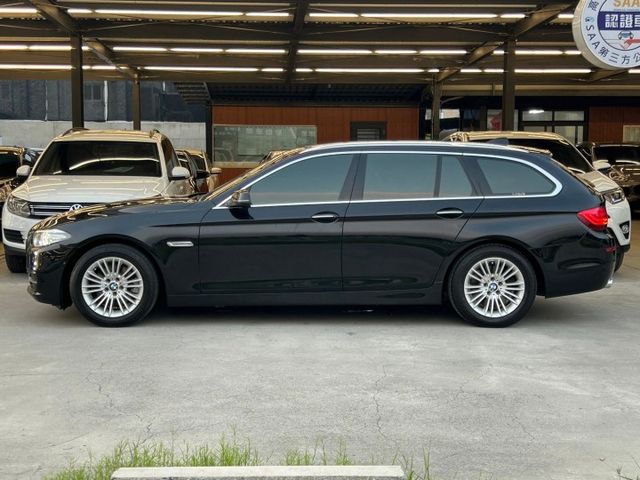 總代理/原鈑件/倒車影像/雙區恆溫空調/真皮跑車方向盤/換擋撥片/皮椅/雙前座電動座椅/IDRIVE控制系統  第2張相片