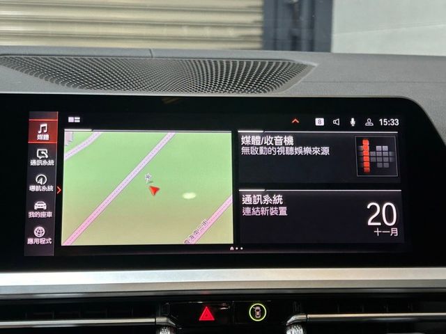 原鈑件/已認證/M款空力套件/免鑰系統/感應式電尾門/LED日型燈/CARPLAY/前後雷達/自動停車  第14張相片