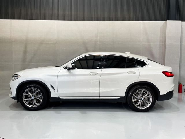 X4 xDrive20i 運動版/總代理/剛做完大保養/5AT駕駛輔助/IKey免鑰/360環景/電尾門  第2張相片