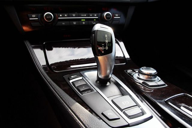 5 SERIES SEDAN F10  第9張相片