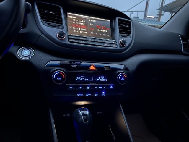 小改款 頂級 全景天窗 I KEY 恆溫 跑少  第9張相片