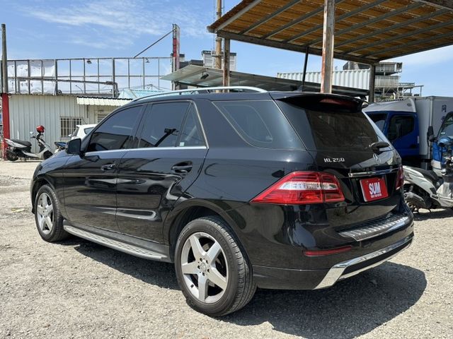 市場稀有 小改款柴油渦輪 電尾門 馬力240P 電動椅  第4張相片