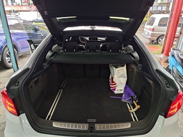 328i GT 潮車一台 配備滿滿 實跑10.7萬 (朋友託售)  第4張相片