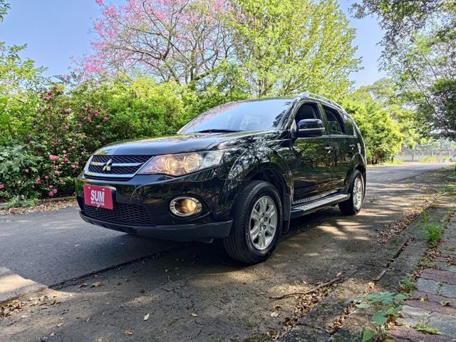 2012 2.4 頂規 台頭顯示器 盲點偵測 天窗  第1張相片