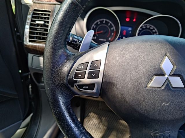 2012 2.4 頂規 台頭顯示器 盲點偵測 天窗  第12張相片