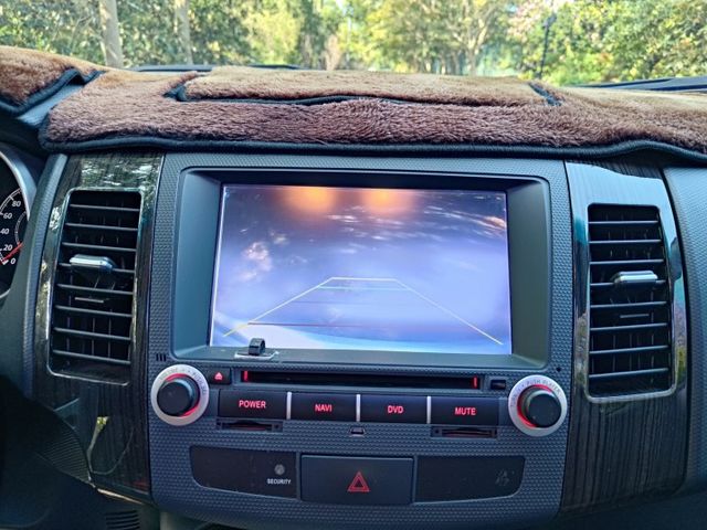 2012 2.4 頂規 台頭顯示器 盲點偵測 天窗  第16張相片