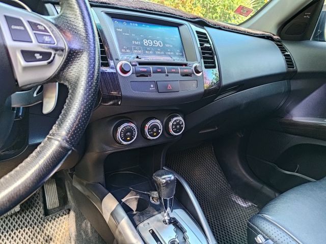 2012 2.4 頂規 台頭顯示器 盲點偵測 天窗  第17張相片