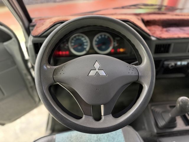 2017 8人座 只跑8萬多 載貨載人就靠他!!  第7張相片