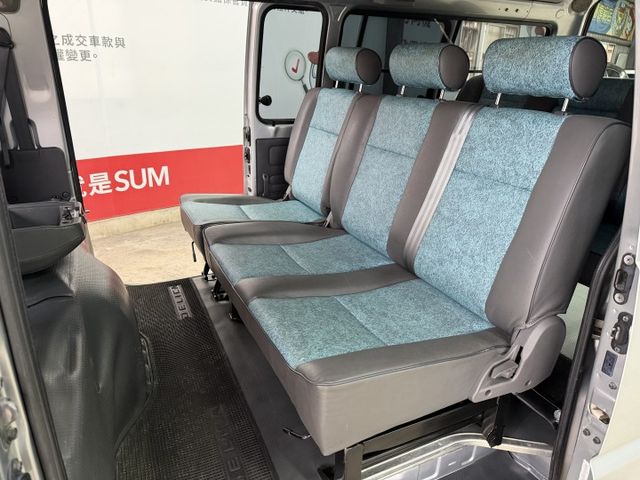 2017 8人座 只跑8萬多 載貨載人就靠他!!  第10張相片