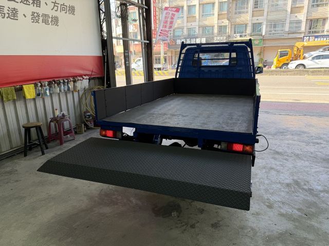 2018 手排得利卡 加裝升降尾門!  第5張相片